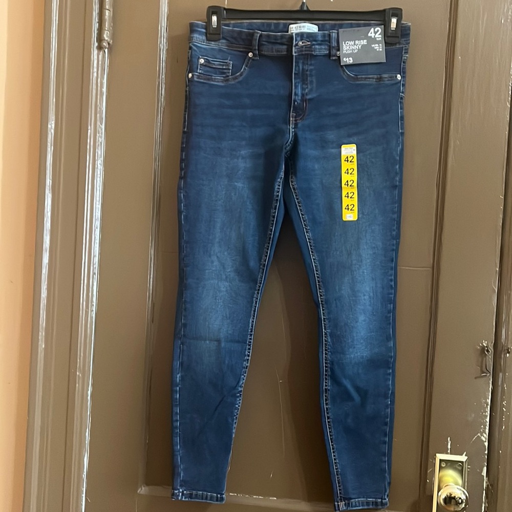 Skinny jeans